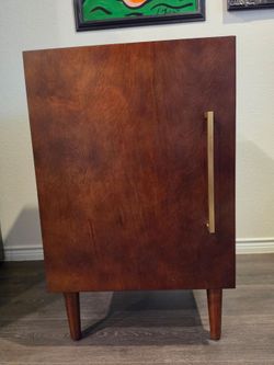Everett Mahogany Media cabinet with vinyl storage