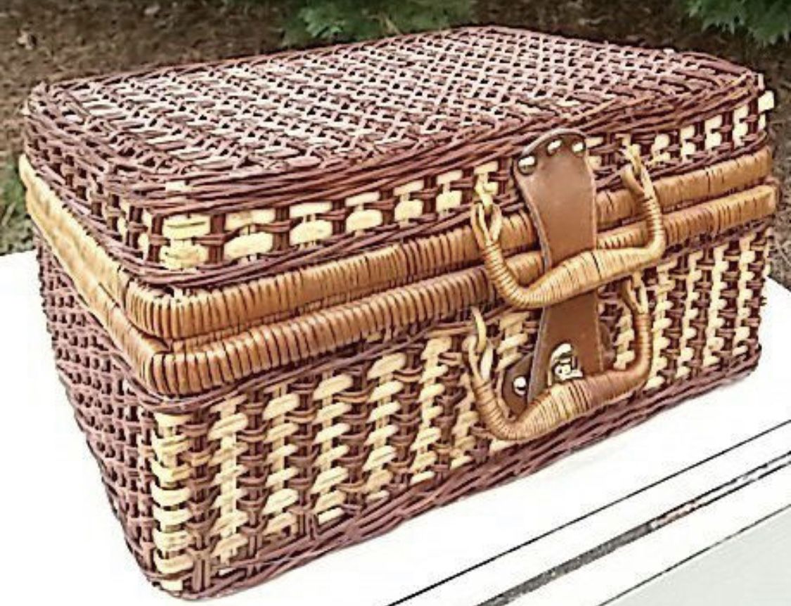 Vintage Wicker Case Picnic Basket In Great Condition