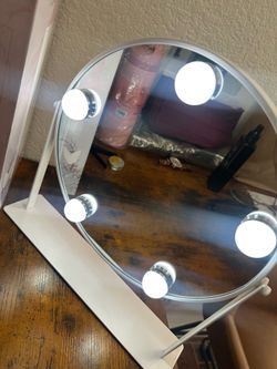 Battery operated round Vanity with lights