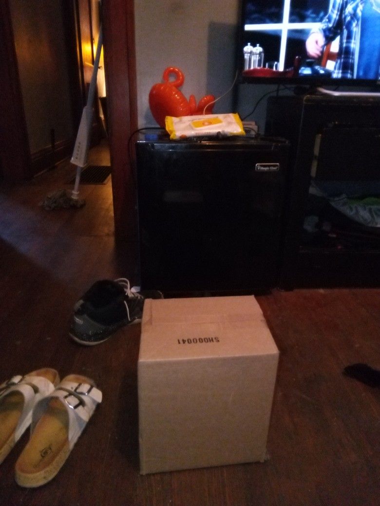Magic Chief Mini Fridge 