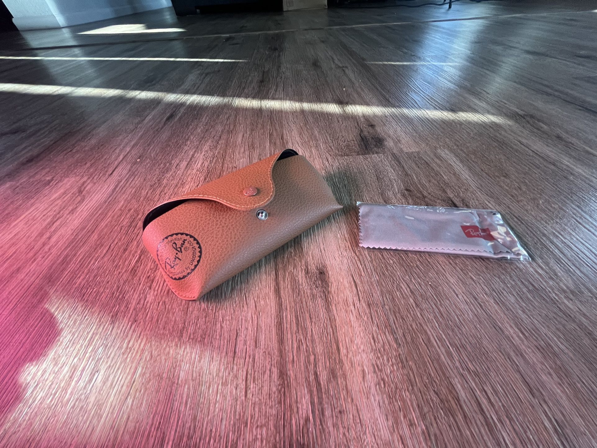 Ray-ban Sunglasses Case And Cloth