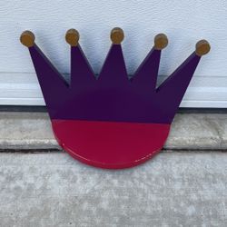 Crown Wall Shelf 