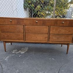 Dixie walnut Mid-century style 9 drawer dresser