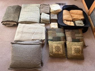 California King Comforter Cover Set With 2 Blankets, 4 Sets Of Sheets And 4 Pillows