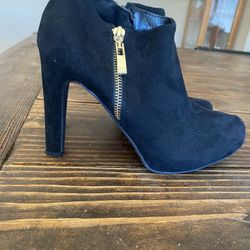 Woman’s Heels Size 8