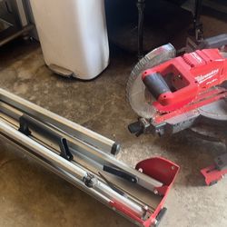 Milwaukee M18 10 Compound Miter Sliding Saw 