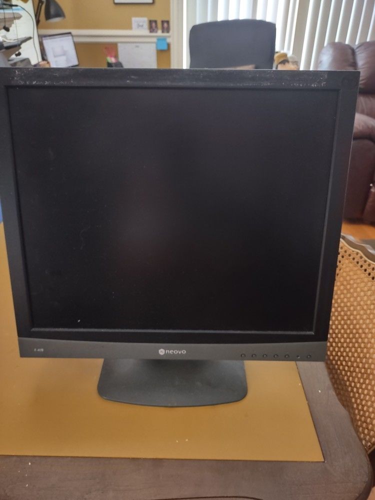 Neovo 19 Inch Monitor with Cables
Square Monitor with Power cable and monitor cable included. The monitor Cable is approx 5 feet long
Sold as is.