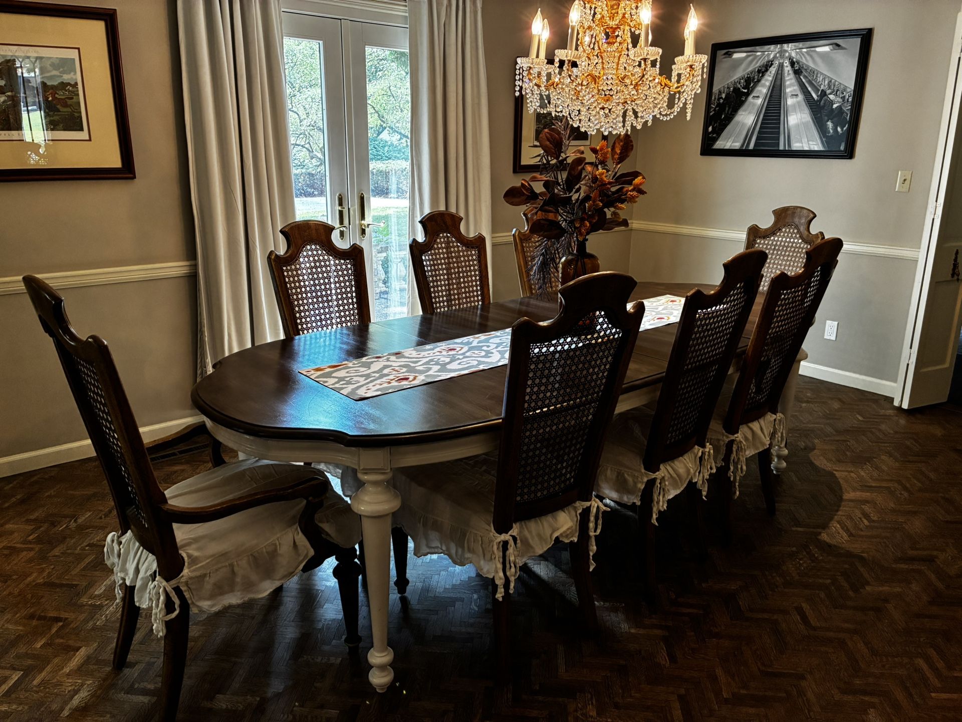 Dinning Room Table And 8 Chairs