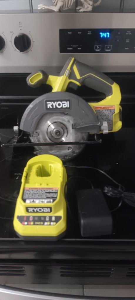 Ryobi Saw