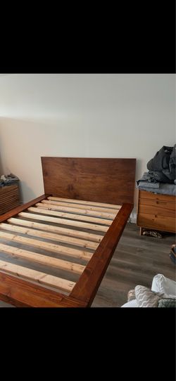 Platform bed frame