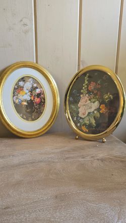 Oval Gold Frame Floral Print Set oo 2