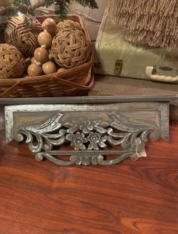 BEAUTIFUL WALL SHELF 