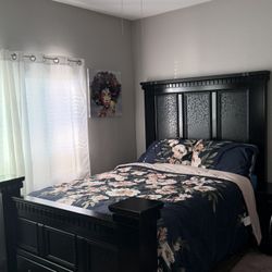 Queen  Size Bed Room Set 