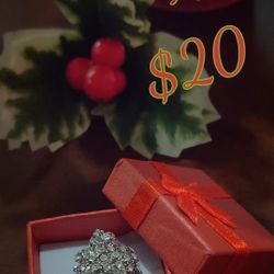 Woman’s Ring Size 9