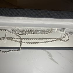 Silver necklace and bracelet 