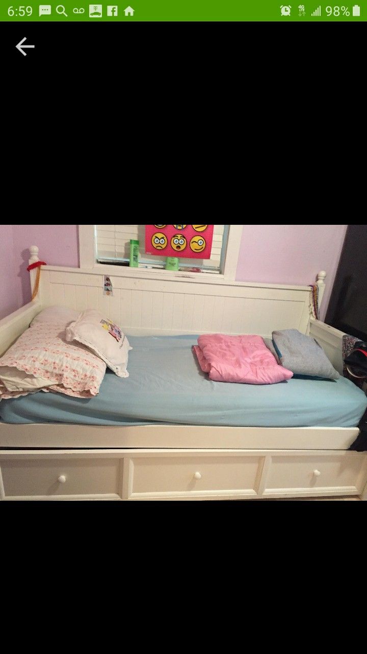 Twin bed