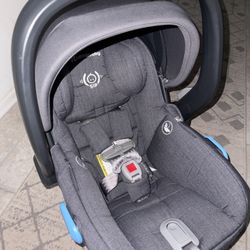 Uppababy Mesa Infant Car Seat & Base
