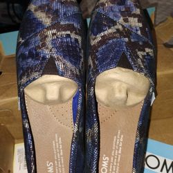 Women's Size 10 Elegant Toms