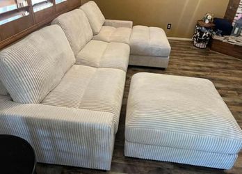 New Sectional Modular Couch! Extremely Comfy! Free Delivery 🚚!