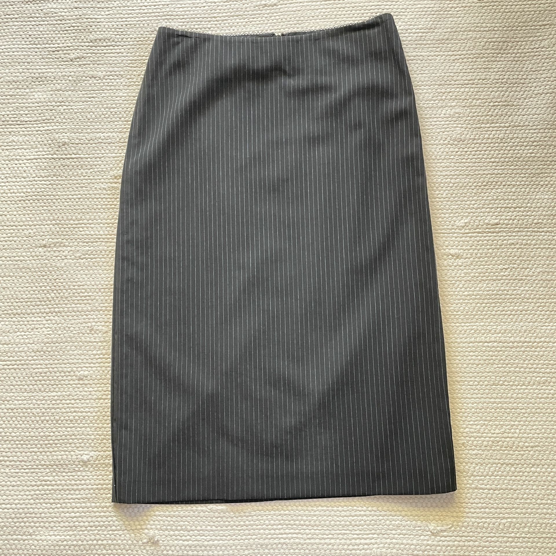 BCBG Maxazria Black Stripe Side Slit With Zip Pencil Midi Skirt Size 2