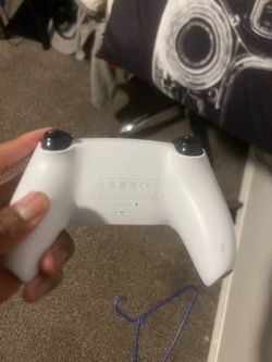 White ps5 controller