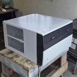 Friedrich Kuhl AC + Heater 12K BTU (220V) – Clean & Works Great