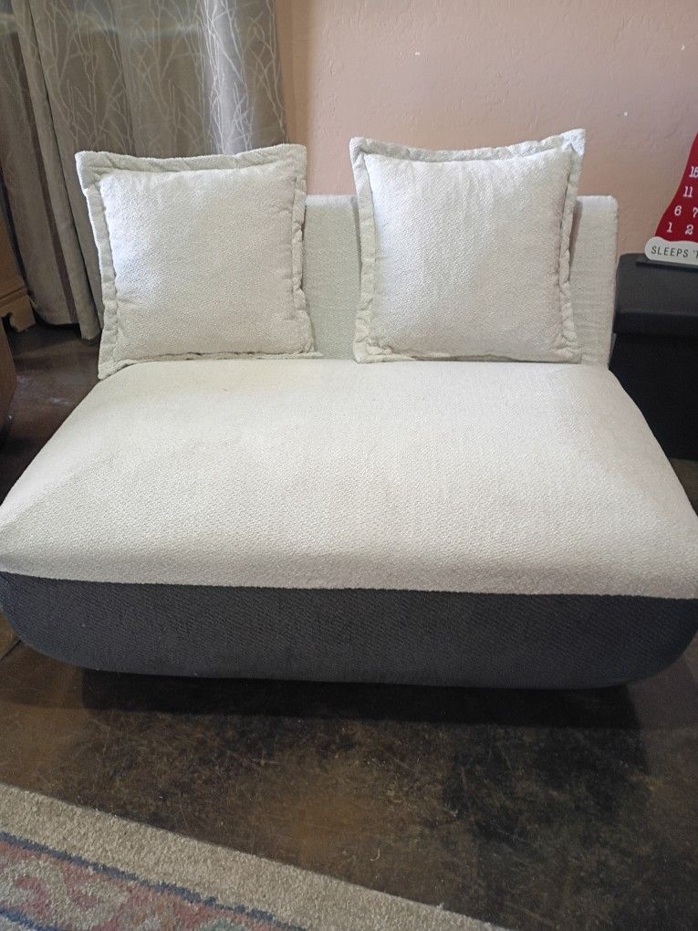 Hobestluk  Mini Couch With Pillows