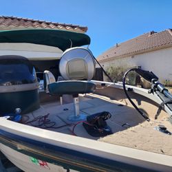 Small fishing boat for Sale in Queen Creek, AZ - OfferUp