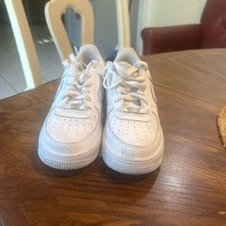Nike Air Forces Size 7y 