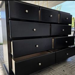 Large Solid Dresser !!