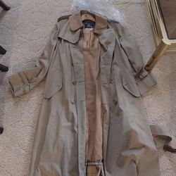 Burberry's of London  Men's Trench Coat Double Breasted W/lining - Vintage