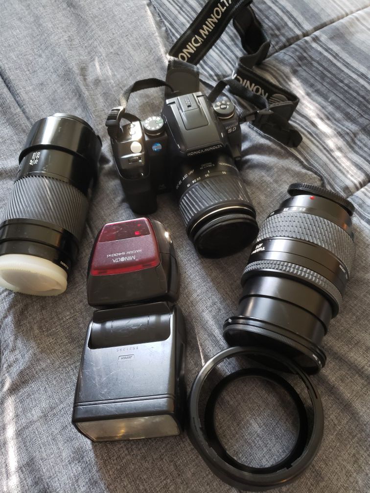 Minolta Camera Maxum ASE digital set with lenses and flash