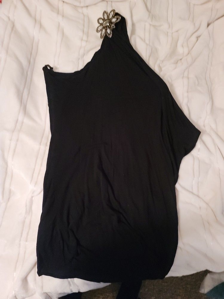 Cute Black One Shoulder Dress. Size: Large.