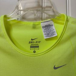 Nike women's dri-fit long sleeve M size 