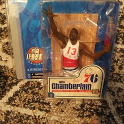 NBA HARDWOOD CLASSICS NBA LEGENDS TODD MACFARLANE LOS ANGELES LAKERS AND PHILADELPHIA 76ERS WORLD 🏆 CHAMPION WILT CHAMBERLAIN NEW FIGURINE