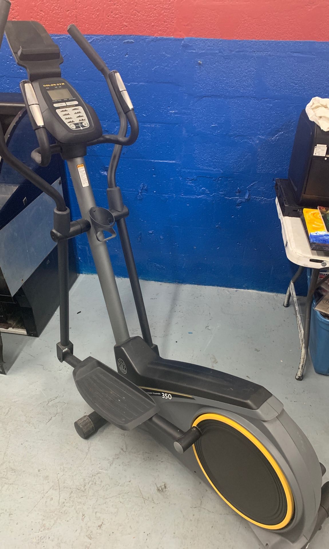 Golds Gym Elliptical stride trainer 350i for Sale in Fort Lauderdale