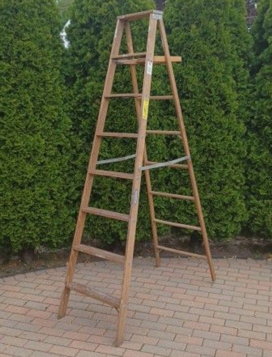 Excellent Condition Werner 8 Ft Painters Ladder