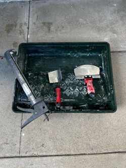 OVERSIZED 🎨 PAINT TRAY, OVERSIZED 29 OUNCE SMOOTH ROD CAULKING GUN, CORNER DRYWALL TOOL, SCOOP TOOL