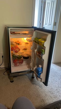 Midea 3.3 cu ft Compact Refrigerator