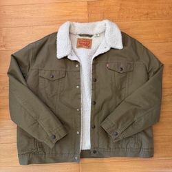Levi’s Sherpa-Lined Trucker Jacket – Olive Green (XXL)