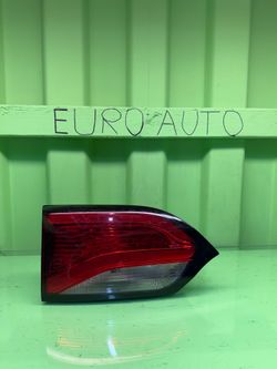 2017 2018 2019 2020 CHRYSLER  PACIFICA Left Driver Side Trunk Lid / Inner Tail Light OEM P68228941 AF