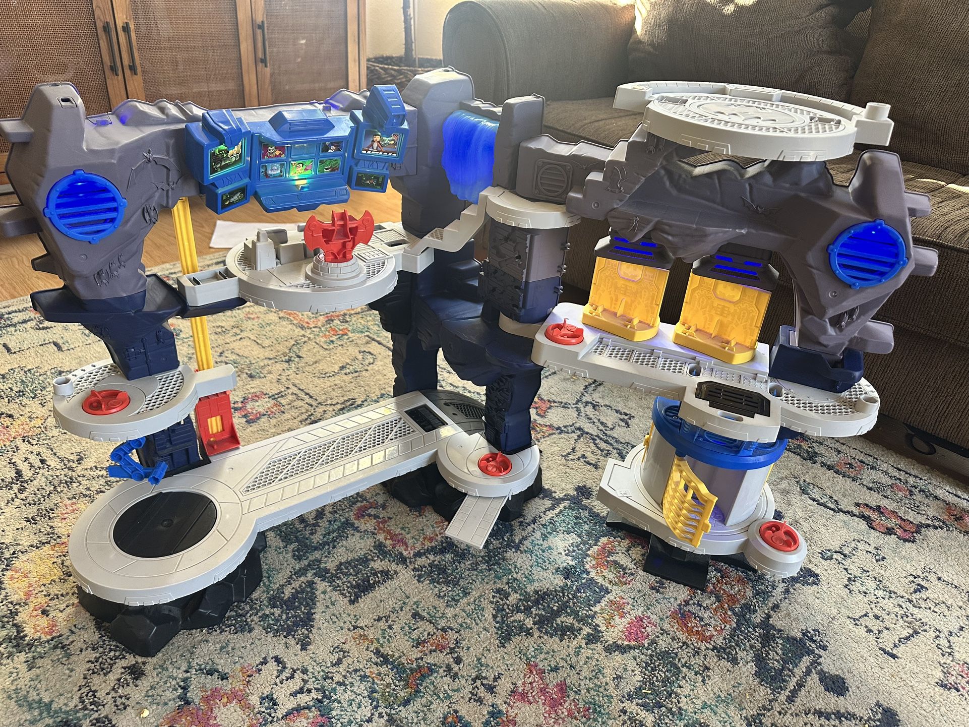 Imaginext Super Bat Cave