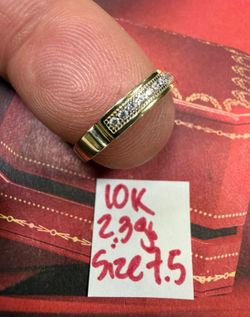 10K Solid Gold Wedding Ring CUBIC ZIRCONIUM STONES 2.3Gr Size 7.5