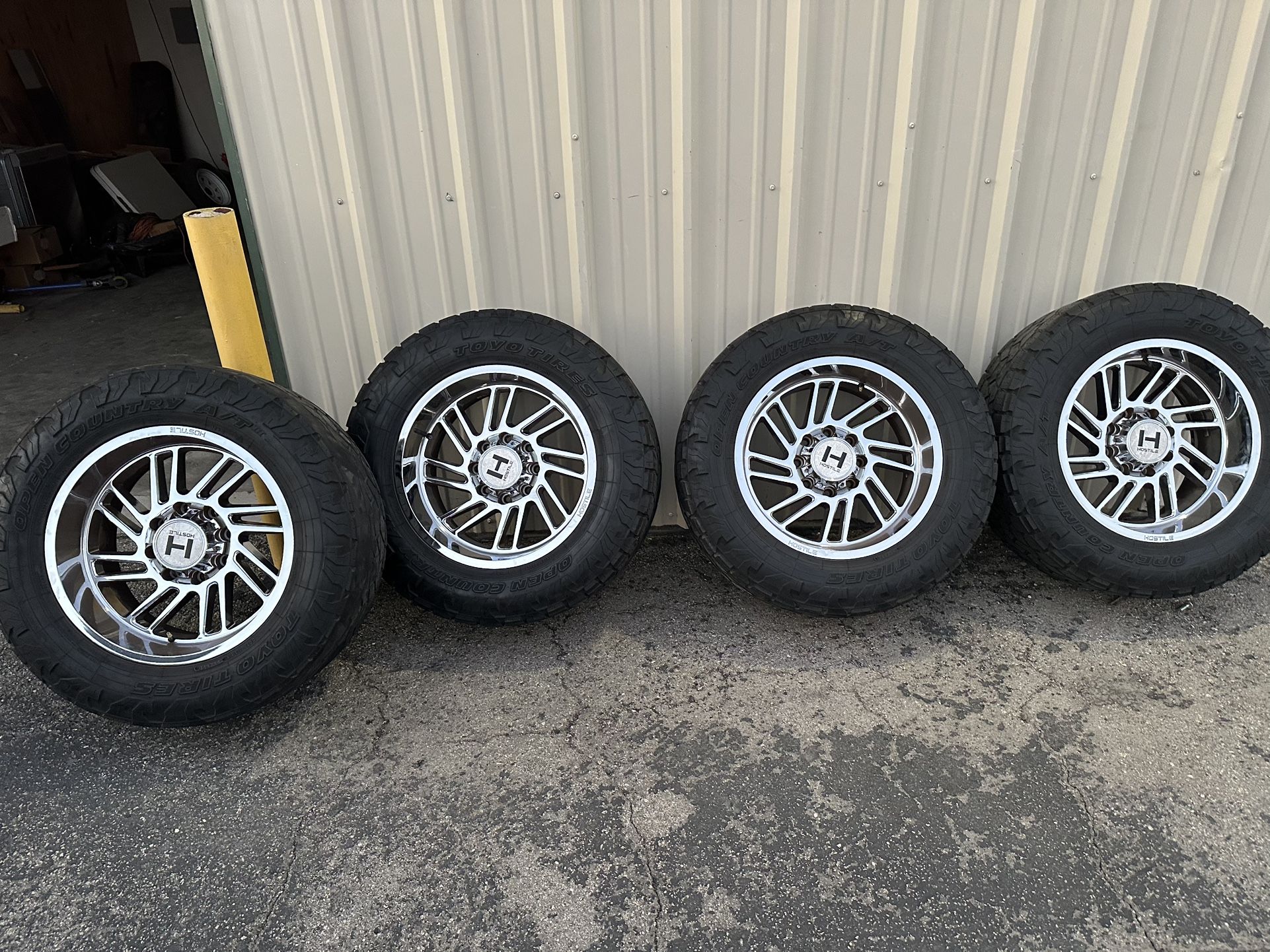 Hostile Rim 20”