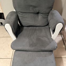 Nursery Rocking Chair 