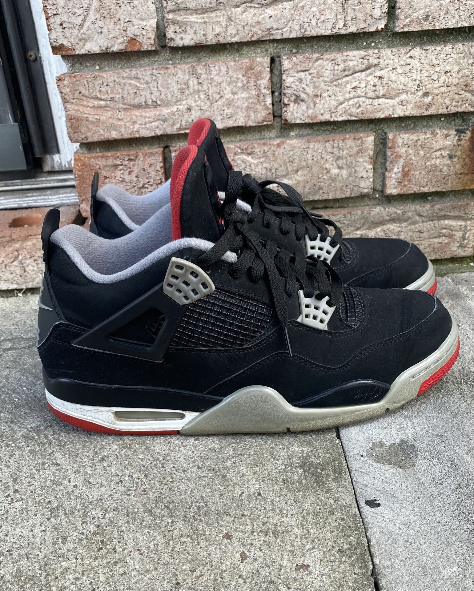 Nike Air Jordan 4 Bred 2019 Retro OG 308497-060 Black Red Men’s Size 10:5 Trade / iPhone / Switch Oled / GameCube With Games