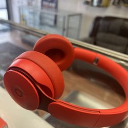 Apple Beats Solo Pro Wireless Headphone 
