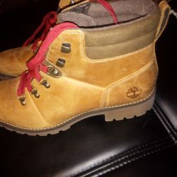 Timberland Boots 9 And 1/2 Ladies 