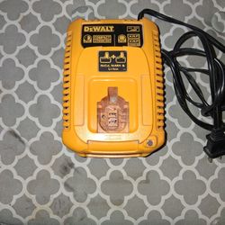 DeWalt Fast Charger 7.2-18V