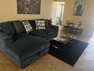 Sectional sofa/ converts to bed